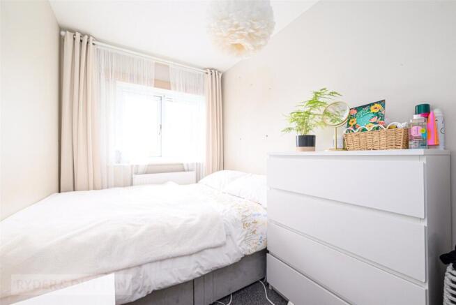 2 bed Terraced for sale Image 8