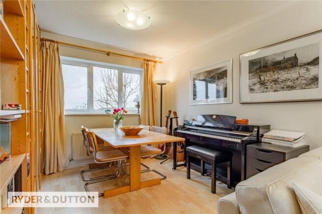 4 bed Detached for sale Image 5