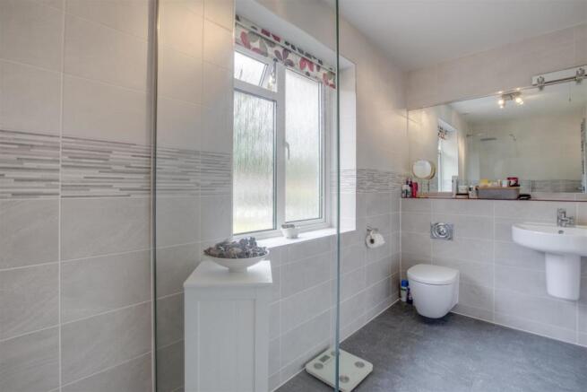 28 Talbot Avenue Bedroom 1 En-Suite.jpg