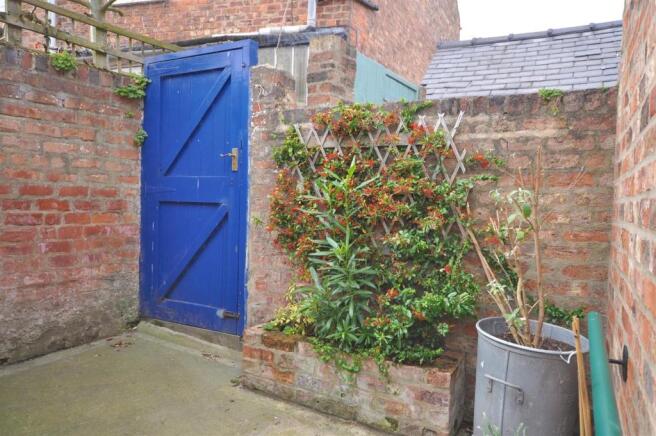 REAR COURTYARD
