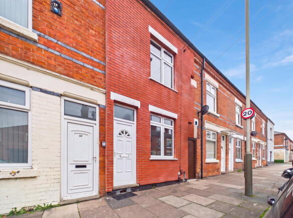 4-bed terraced on Moat Road, Spinney Hills, LE5, £250,000