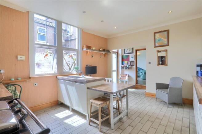 5 bed Terraced for sale Image 9