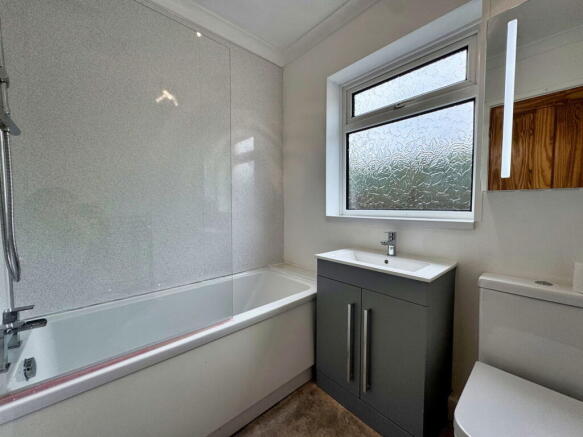 2 bed Semi-Detached Bungalow for sale Image 6
