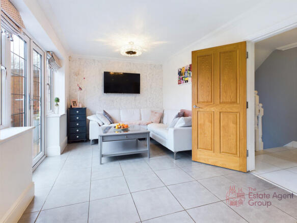 Kitchen / Diner & Living Space