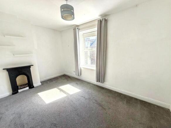 3 bed Terraced for sale Image 6