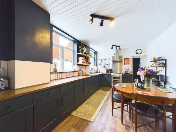 4 bed Terraced for sale Image 6