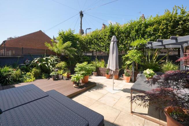 4 bed House for sale Image 8