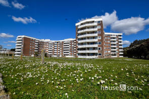 C17, Elizabeth Court, Grove Road, Bournemouth BH1 3DU