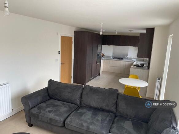 2 bed Flat to rent Image 4