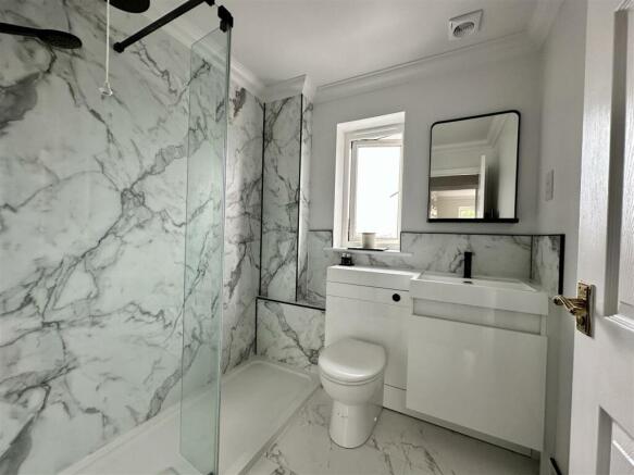 Shower Room: