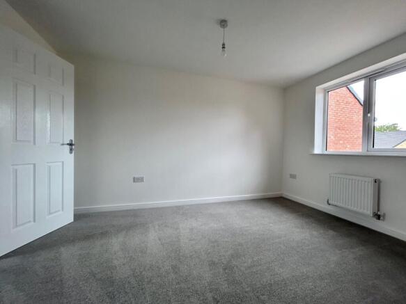 3 bed Detached to rent Image 5