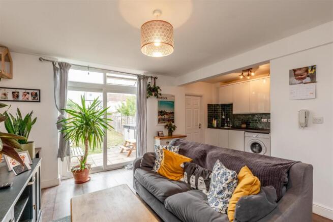 1-bed flat on Sandling Avenue, Bristol, £225,000