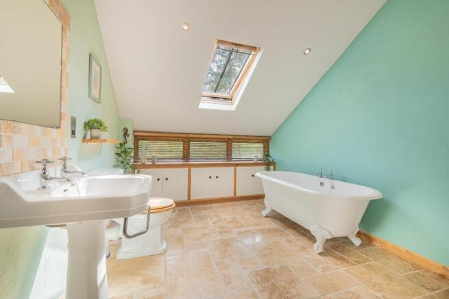 Family Bathroom 