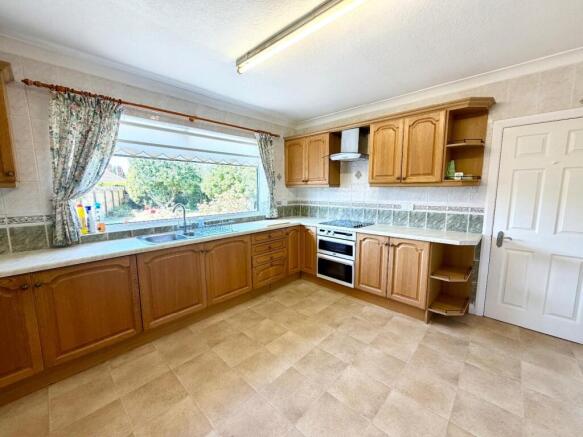 3 bed Detached Bungalow for sale Image 8
