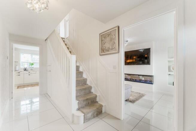 5 bed Detached for sale Image 5
