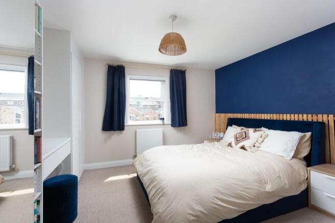 3 bed Town House for sale Image 9