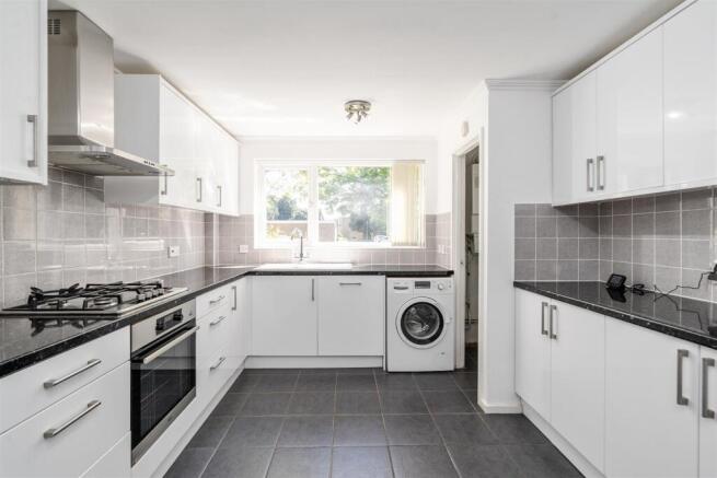 94 White House Way Solihull_12.jpg