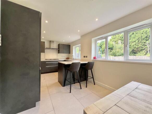 Long Compton Drive, Hagley photo 5