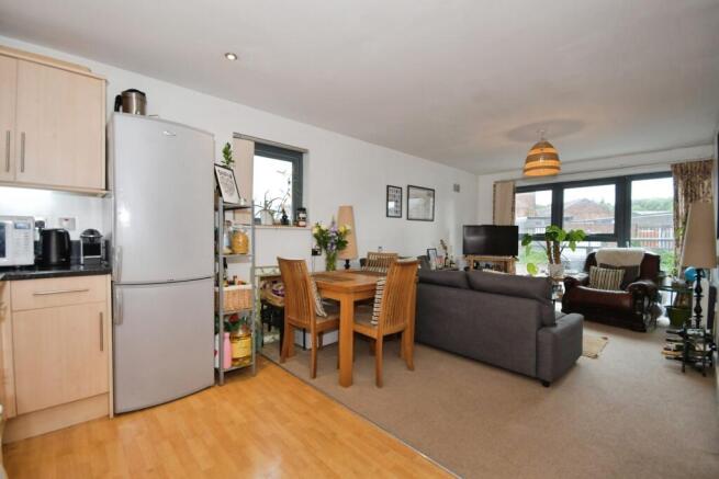 2 bed Apartment for sale Image 5