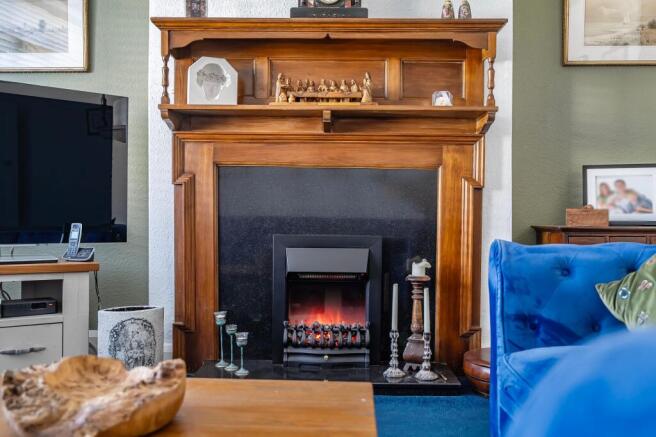 2 bed Flat for sale Image 7