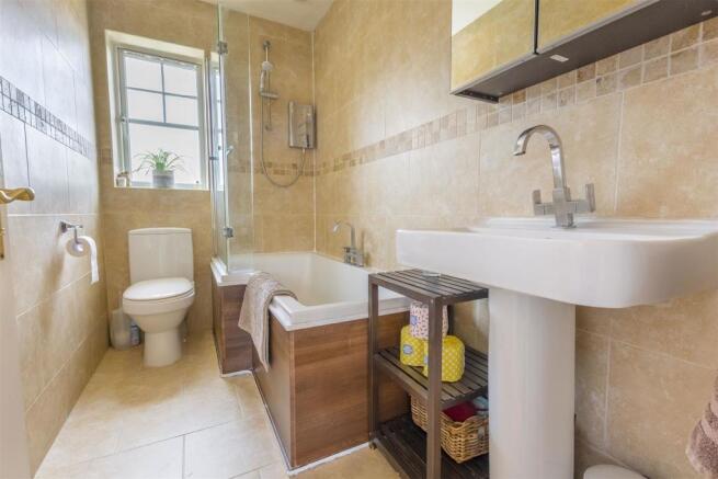 Bathroom (1)-HDR copy.jpg