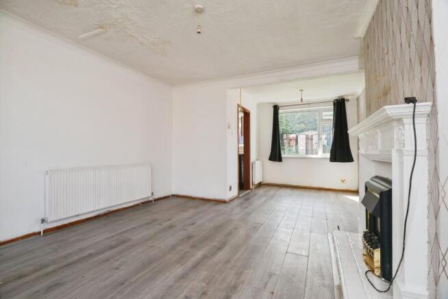 3 bed Semi-Detached for sale Image 4