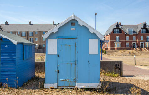 Beach hut 26 Manor End