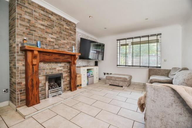 3 bed End of Terrace for sale Image 3