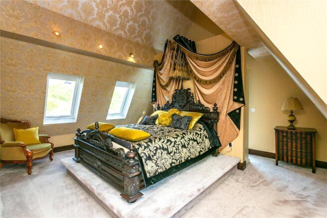 Main Bedroon