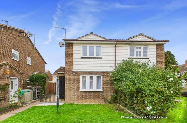 1-bed house on Cornhill Close, Addlestone, Surrey, KT15, £300,000