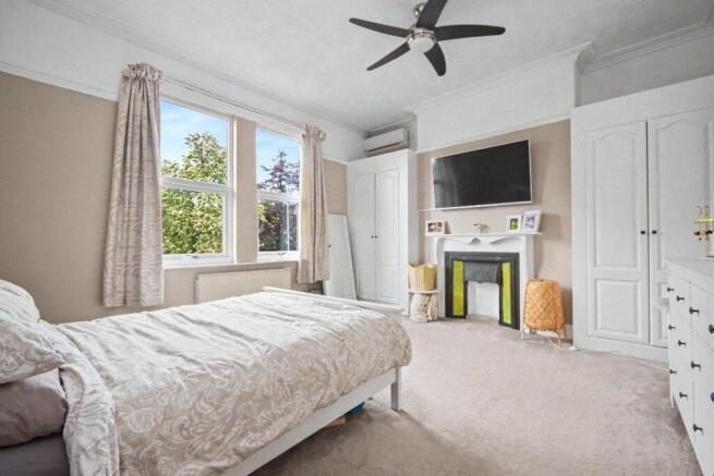 5 bed Terraced for sale Image 6