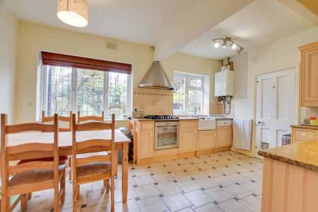 Kitchen / Dining Area