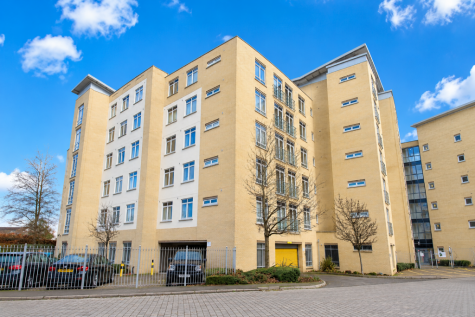 Kenavon Drive, Reading, RG1