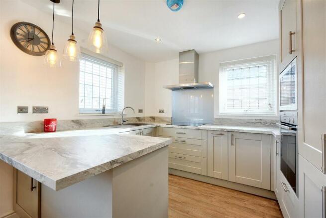 Lounge/Dining Kitchen