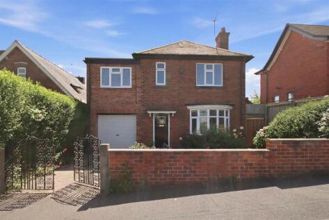 Summerfield Road, Chesterfield, S40