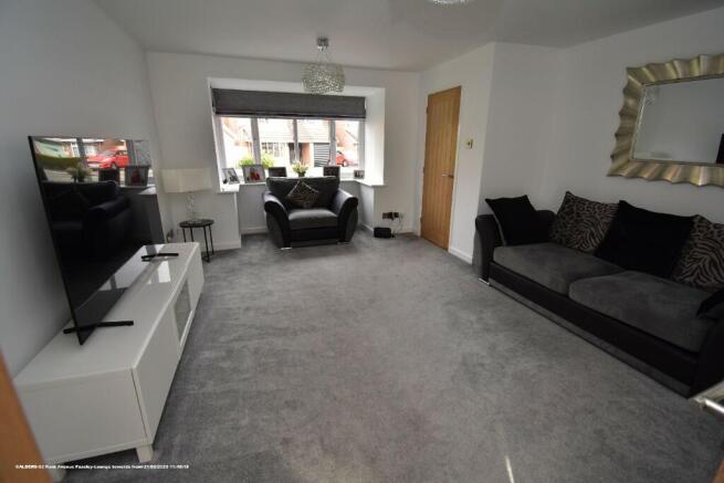 LOUNGE TOWARDS FRONT