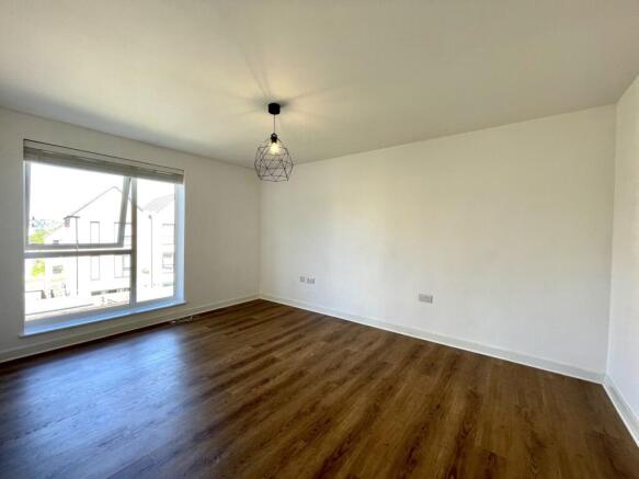 3 bed Semi-Detached to rent Image 12