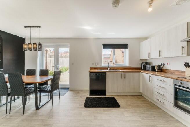 4 bed Detached for sale Image 6