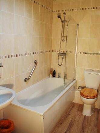Bathroom.JPG