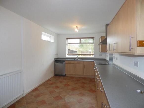 8 Erewash Kitchen.JPG