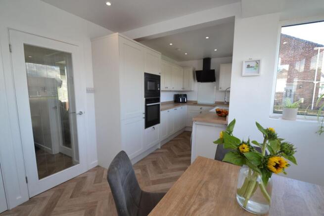 3 bed Semi-Detached for sale Image 11