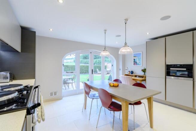 8431570-interior04-800.jpg