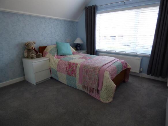 BEDROOM 2