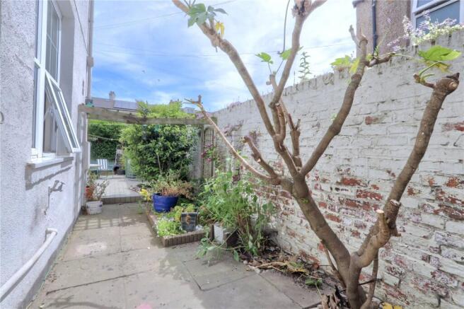 5 bed Terraced for sale Image 7