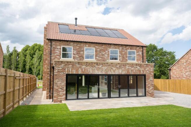 4 bed Detached for sale Image 4
