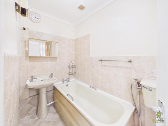 Family Bathroom Presented by James Hillier of Ewem