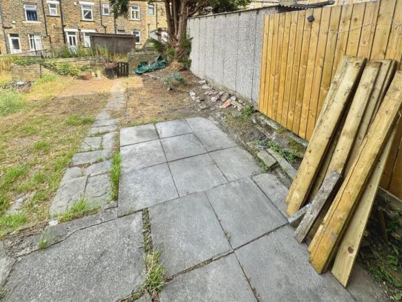 3 bed Terraced to rent Image 8