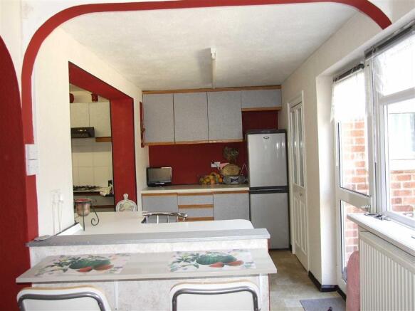 Kitchen / Breakfast Room
