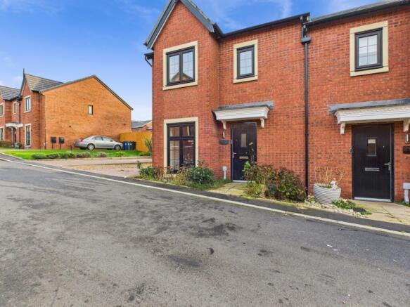 CAM03729G0-PR0178-STILL025