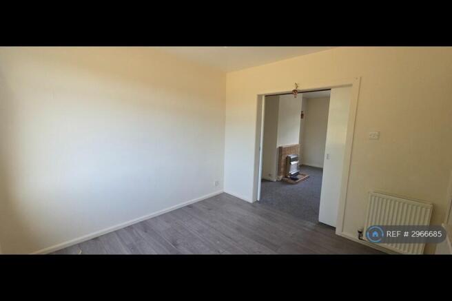 3 bed Semi-Detached to rent Image 5